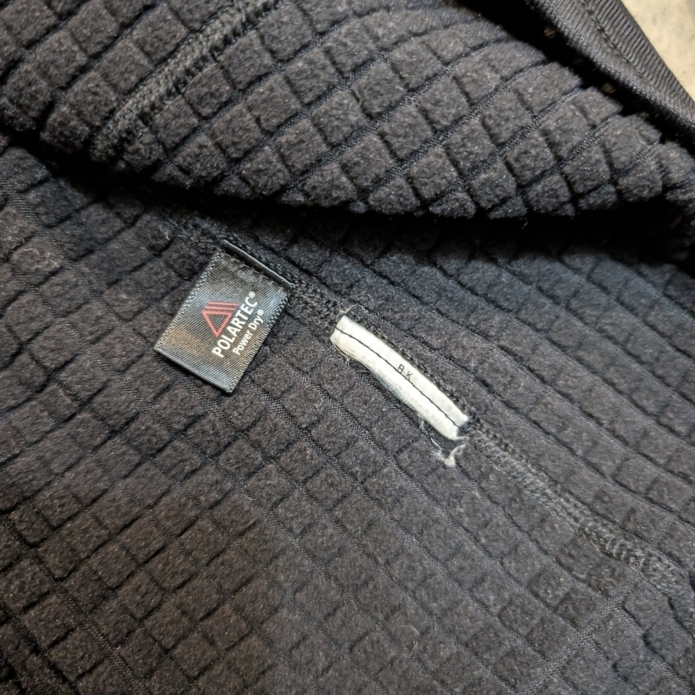 Patagonia Women's M R1 Fleece Pull Over 1/2 Zip Black Company Logo - Picture 6 of 8